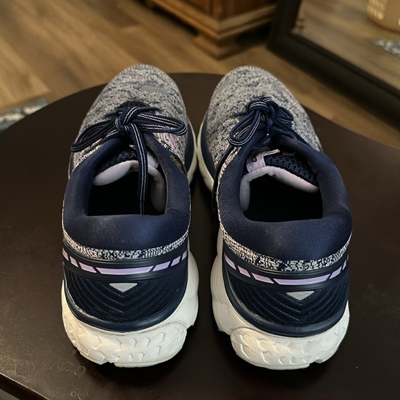 Brooks Women Ghost 11 Athletic Running Shoes size 10. Used. No original box. - Picture 6 of 15